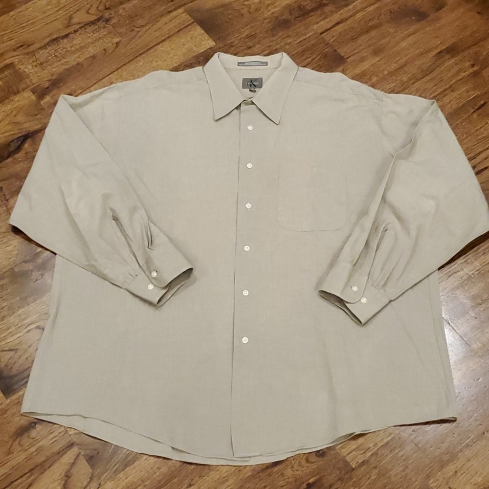 Mens Calvin Klein beige button down shirt size 17.5